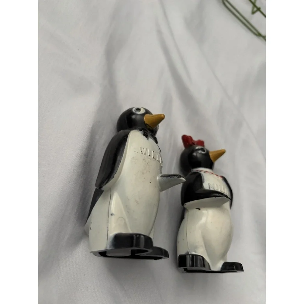 Vintage Kool Cigarettes Mascot‎ Willie & Millie Penguins Salt & Pepper Shakers